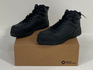 MENS ANVIL TRACTION COLORADO SAFETY ANKLE BOOTS IN BLACK UK SIZE 9: LOCATION - FRONT BOOTH