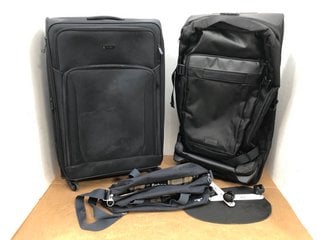 3 X TRAVELING BAGS TO INCLUDE BARBOUR SMALL CARRY ON BAG IN BLACK: LOCATION - C3