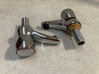 PAIR OF ALL CHROME MODERN BASIN PILLAR TAPS RRP £95: LOCATION - R1