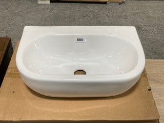 420 X 280MM NTH CERAMIC BASIN RRP £140: LOCATION - D3