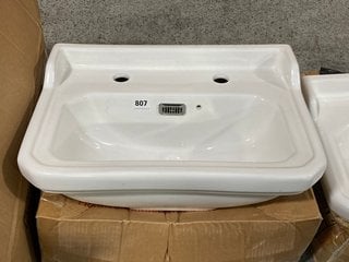 (COLLECTION ONLY) TRADITIONAL 500MM WIDE 2TH CERAMIC BASIN RRP £210: LOCATION - D3