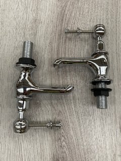 PAIR OF TRADITIONAL LEVER ACTION BASIN PILLAR TAPS IN CHROME: LOCATION - R2