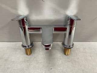 DECK MOUNTED BATH FILLER IN CHROME RRP £275: LOCATION - R1