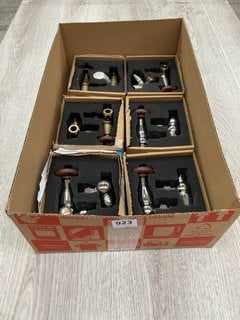 QTY OF ASSORTED TRADITIONAL 15MM TRV VALVES WITH LOCKSHIELDS RRP £540: LOCATION - R2