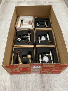 QTY OF ASSORTED TRADITIONAL 15MM TRV VALVES WITH LOCKSHIELDS RRP £540: LOCATION - R2