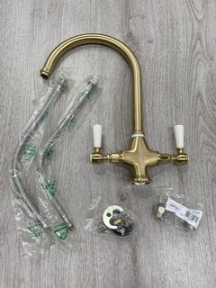 TRADITIONAL TWIN LEVER ACTION MONO KITCHEN SINK MIXER TAP IN BRUSHED BRASS RRP £245: LOCATION - R2