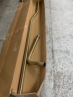 HIGH LEVEL FLUSH PIPE KIT IN BRUSHED GOLD RRP £170: LOCATION - R2