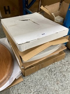 QTY OF ASSORTED TOILET SEATS RRP £200: LOCATION - R2