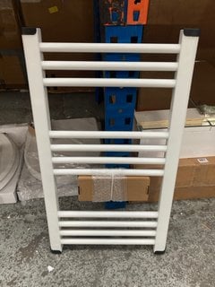 WHITE STRAIGHT TUBED HEATED TOWEL RADIATOR 700 X 400MM RRP £169: LOCATION - R2