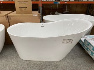 1500 X 750MM MODERN TWIN SKINNED SINGLE ENDED SLIPPER STYLE BATH WITH INTEGRAL WHITE SPRUNG WASTE AND OVERFLOW RRP £1239: LOCATION - C2