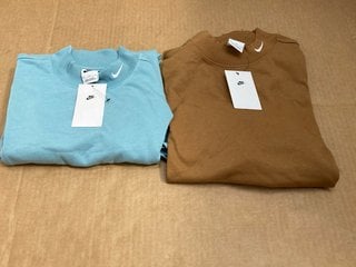 NIKE LS MOCK SHIRT IN BROWN UK SIZE M TO INCLUDE NIKE LS MOCK SHIRT IN BLUE UK SIZE M: LOCATION - F1