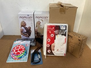 8 X ASSORTED BABY ITEMS TO INCLUDE MOMCOZY BABY CARRIER: LOCATION - WH5