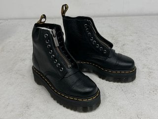 DR MARTENS SINCLAIR SOFT LEATHER PLATFORM BOOTS IN BLACK - UK SIZE 4 - RRP £190: LOCATION - BOOTH