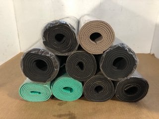 9 X HIIT YOGA MATS IN BLACK AND GREEN: LOCATION - G4