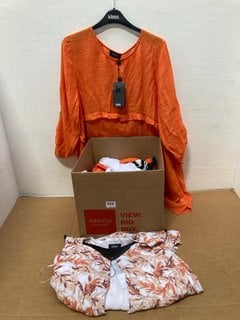 QTY OF ASSORTED WOMEN'S KLASS CLOTHING IN VARIOUS SIZES TO INCLUDE KLASS ORANGE SHORT SLEEVED BUTTONED DETAIL T SHIRT UK SIZE 14: LOCATION - G8