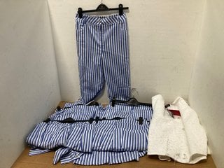 7 X WOMEN'S KLASS BLUE AND WHITE STRIPED TROUSERS IN VARIOUS SIZES TO INCLUDE KLASS WHITE FLOWER PRINT JACKET UK SIZE 16: LOCATION - G8