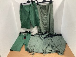 5 X WOMEN'S KLASS CLOTHING IN VARIOUS SIZES TO INCLUDE KLASS GREEN SHORTS UK SIZE 14: LOCATION - G9