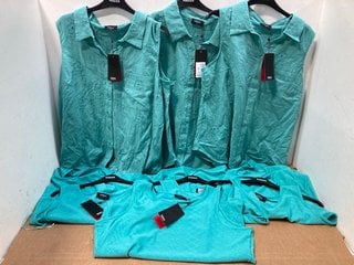 7 X ASSORTED WOMEN'S CLOTHING IN VARIOUS SIZES TO INCLUDE KLASS LIGHT BLUE VEST TOP UK SIZE M: LOCATION - G12