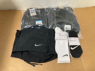 5 X ASSORTED MEN'S CLOTHING ITEMS IN VARIOUS SIZES TO INCLUDE NIKE DRI-FIT RUNNING SHORTS IN BLACK - UK SIZE L: LOCATION - WH3