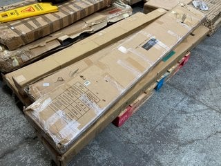 PALLET OF ASSORTED INCOMPLETE ITEMS TO INCLUDE BLACK METAL FRAME BUNK BED PARTS: LOCATION - B4 (KERBSIDE PALLET DELIVERY)