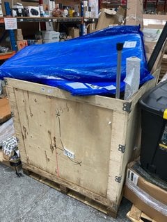 PALLET OF ASSORTED ITEMS TO INCLUDE WHITE COT MATTRESS: LOCATION - B5 (KERBSIDE PALLET DELIVERY)