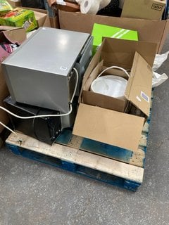 PALLET OF ASSORTED ITEMS TO INCLUDE SHARP GREY DIGITAL MICROWAVE: LOCATION - B7 (KERBSIDE PALLET DELIVERY)