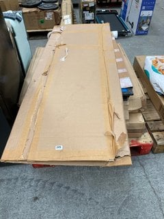 PALLET OF ASSORTED ITEMS TO INCLUDE BLACK PICTURE FRAMES: LOCATION - A5 (KERBSIDE PALLET DELIVERY)