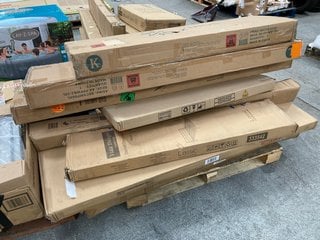 PALLET OF ASSORTED ITEMS TO INCLUDE VIDA DESIGN BLACK BED FRAME: LOCATION - A5 (KERBSIDE PALLET DELIVERY)