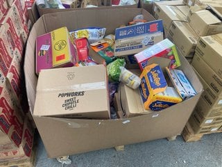 PALLET OF ASSORTED FOOD ITEMS TO INCLUDE SUNBITES WHOLEGRAIN SOUR CREAM SNACKS ( B.B DATE 2.11.2024): LOCATION - B1 (KERBSIDE PALLET DELIVERY)