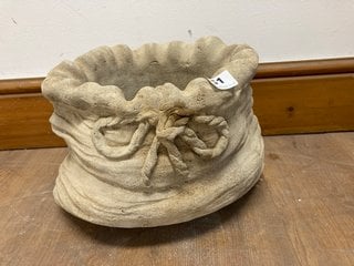 (COLLECTION ONLY) SMALL SACK STACKED STONE PLANTER WITH STRING DETAIL: LOCATION - B3