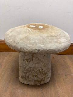 (COLLECTION ONLY) DECORATIVE STONE MUSHROOM GARDEN ORNAMENT: LOCATION - B3