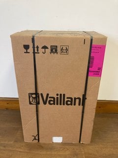 VAILLANT ECOTEC PRO 28 COMBINATION BOILER MODEL : 0010021838 RRP £1499.99: LOCATION - A1