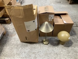 QTY OF ASSORTED LIGHTING ITEMS TO INCLUDE JOHN LEWIS & PARTNERS PIVOT INTEGRATED LED FLOOR LAMP IN MATTE GREIGE: LOCATION - AR5