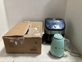 3 X ASSORTED HOUSEHOLD ITEMS TO INCLUDE SMEG KETTLE: LOCATION - AR17