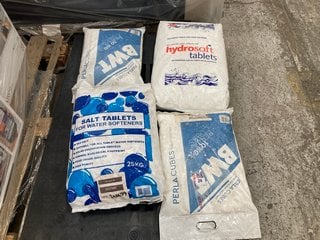 PALLET OF ASSORTED SALT ITEMS TO INCLUDE SALT BLOCKS FOR WATER SOFTENING: LOCATION - A3 (KERBSIDE PALLET DELIVERY)