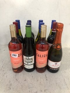 12 X ASSORTED BOTTLES OF WINE TO INCLUDE CARMEN PREMIER RESERVA FUME BLANC 2022 WHITE WINE 75CL 12.5% ALC VOL (WE OPERATE A CHALLENGE 25 POLICY. 18+ ID MAY BE REQUIRED UPON COLLECTION/DELIVERY, E.G.