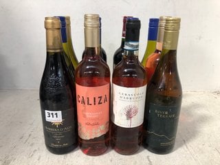 12 X ASSORTED BOTTLES OF WINE TO INCLUDE CARMEN PREMIER RESERVA FUME BLANC 2022 WHITE WINE 75CL 12.5% ALC VOL (WE OPERATE A CHALLENGE 25 POLICY. 18+ ID MAY BE REQUIRED UPON COLLECTION/DELIVERY, E.G.