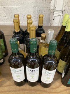 12 X ASSORTED BOTTLES OF WINE TO INCLUDE SAVATIANO DRY WHITE WINE 75CL ALC 12.% (WE OPERATE A CHALLENGE 25 POLICY. 18+ ID MAY BE REQUIRED UPON COLLECTION/DELIVERY, E.G. A VALID PASSPORT OR PHOTO DRIV