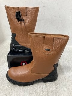 BLACKROCK FUR LINED STEEL TOE PROTECTIVE RIGGER BOOTS IN TAN SIZE: 13: LOCATION - H11