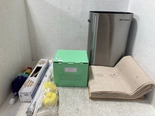 QTY OF ASSORTED HOUSE HOLD ITEMS TO INCLUDE SONGMICS STAINLESS STEEL WASTE BIN: LOCATION - H11