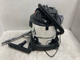 DAEWOO WET & DRY VACUUM CLEANER: LOCATION - G0