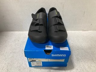 SHIMANO DYNALAST RC1 ROAD SHOES IN BLACK SIZE - UK SIZE 11: LOCATION - F2