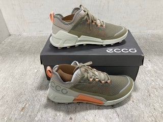 ECCO BIOM 2.1 X COUNTRY IN GRAVEL SIZE - UK 3.5/4: LOCATION - F6