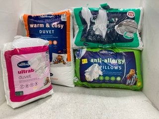 QTY OF ASSORTED BEDDING TO INCLUDE SILENTNIGHT WARM AND COSY DOUBLE DUVET 13.5 TOG & SILENTNIGHT ANTI-ALLERGY 2 PILLOWS: LOCATION - F8