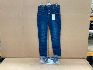 2 X WOMENS B . YOUNG BXKAILY DENIMS JEANS IN MID WASH SIZE: 36'' - RRP - £140: LOCATION - F13