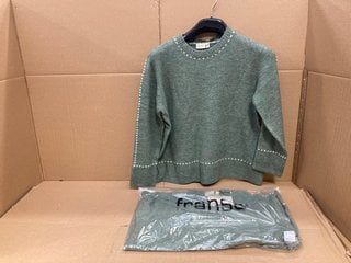 2 X FRANSA FRELISE KNITTED JUMPERS IN GREEN SIZE: L: LOCATION - F15