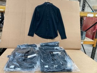 MULTIPACK OF BLEND COLLARED BUTTON UP SHIRTS IN BLACK IN VARIOUS SIZES: LOCATION - F18