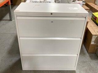 DRAWER WIDE LOCKABLE FILING CABINET IN WHITE: LOCATION - B9