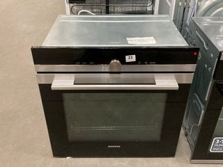 SIEMENS BUILT IN SINGLE ELECTRIC OVEN: MODEL HB578G5S6B - RRP £849: LOCATION - A5