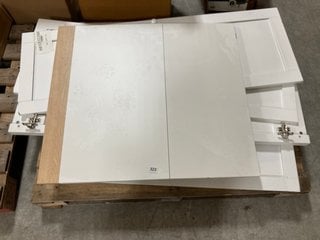 PALLET OF ASSORTED INCOMPLETE WARDROBE FURNITURE COMPONENTS IN WHITE: LOCATION - A2 (KERBSIDE PALLET DELIVERY)